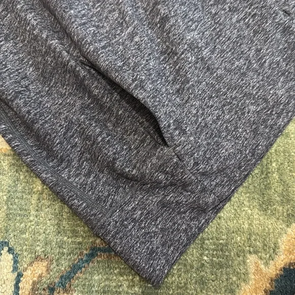 Size - 4 Lululemon pullover - Picture 3 of 4